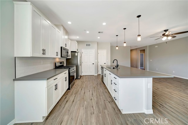 Detail Gallery Image 10 of 44 For 10549 Camille Ct, California City,  CA 93505 - 3 Beds | 2 Baths