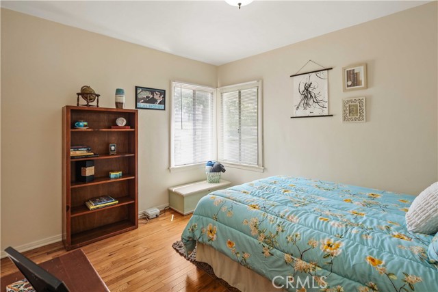 Detail Gallery Image 13 of 27 For 1200 N Valley St, Burbank,  CA 91505 - 4 Beds | 2 Baths