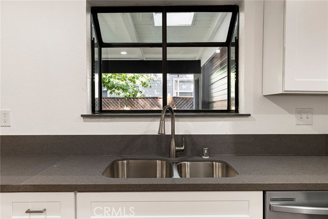 Detail Gallery Image 15 of 64 For 178 E Washington Ave, Chico,  CA 95926 - 3 Beds | 3 Baths