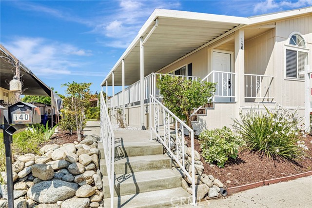 Detail Gallery Image 3 of 39 For 929 E Foothill Bld #140,  Upland,  CA 91786 - 3 Beds | 2 Baths