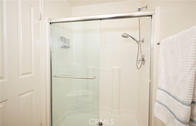 4049 Running Oak Lane, San Bernardino CA: https://media.crmls.org/medias/c6b14aa3-01df-4a73-8914-9e0260e93c85.jpg