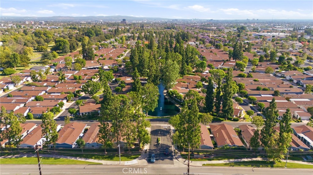https://media.crmls.org/medias/c6b18bc1-6acb-4fa0-b787-4768db21e44d.jpg?preset=X-Large