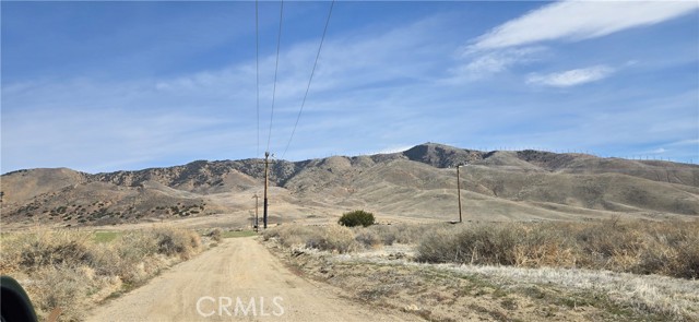 10100 Tehachapi Road, Tehachapi CA: https://media.crmls.org/medias/c6b1b948-d18c-40f3-ad93-0cd9f5e147ca.jpg