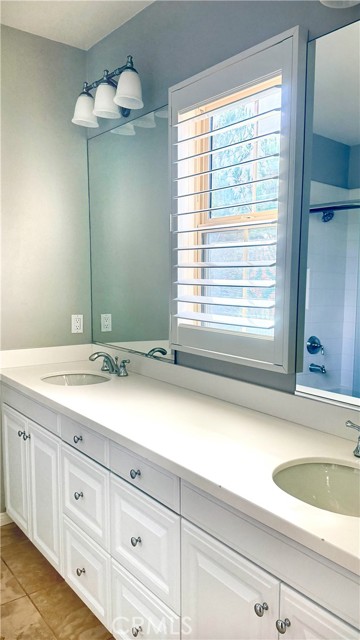 Detail Gallery Image 8 of 10 For 24 Oakfield, Irvine,  CA 92620 - 3 Beds | 2/1 Baths