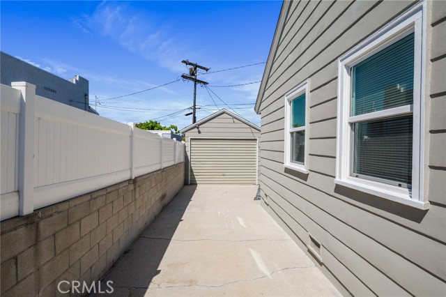 1414 W 13th Street, San Pedro CA: https://media.crmls.org/medias/c6b21a9f-5cb5-41b3-ab0e-6f81b64d7fbe.jpg