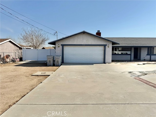 7795 Oakwood Avenue, Hesperia CA: https://media.crmls.org/medias/c6b2cb6f-866f-4783-8da0-e417846f0862.jpg