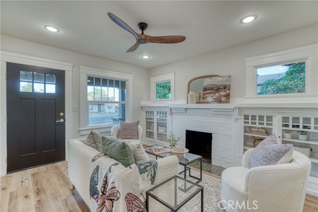 Detail Gallery Image 10 of 25 For 1819 N Vagedes Ave, Fresno,  CA 93705 - 2 Beds | 1 Baths