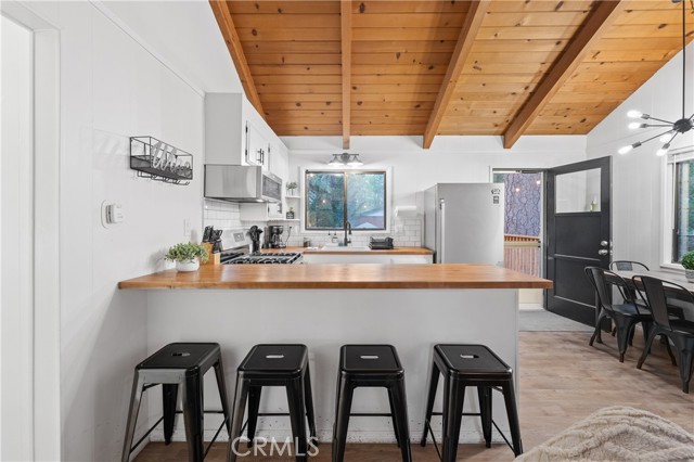 Detail Gallery Image 9 of 38 For 42540 Cedar Ave, Big Bear Lake,  CA 92315 - 2 Beds | 1 Baths