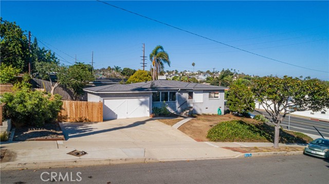 1308 Irena Avenue, Redondo Beach, California 90277, 3 Bedrooms Bedrooms, ,1 BathroomBathrooms,Residential,Sold,Irena,SB22205382