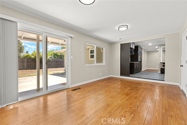 965 E 1st Avenue, Chico CA: https://media.crmls.org/medias/c6b44961-3420-46c5-85c0-e1488d3b912b.jpg
