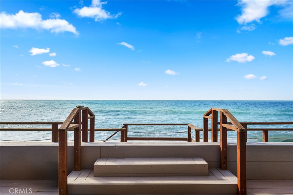 https://media.crmls.org/medias/c6b49671-652d-4e03-a0a1-a766816ba8ee.jpg?preset=X-Large