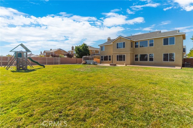 Detail Gallery Image 5 of 75 For 3165 Camino Hermanos, Lancaster,  CA 93536 - 5 Beds | 4/1 Baths