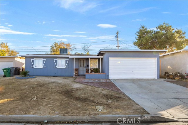 Detail Gallery Image 1 of 21 For 722 Woodgate St, Lancaster,  CA 93534 - 3 Beds | 1 Baths