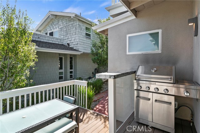 166 Fairview Street, Laguna Beach CA: https://media.crmls.org/medias/c6b659b0-7041-4266-b397-6189bfcfb8ae.jpg