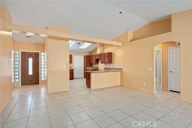 31950 Avenida El Pueblo, Cathedral City CA: https://media.crmls.org/medias/c6b65b38-607b-4c5e-abe5-d95d0129551c.jpg