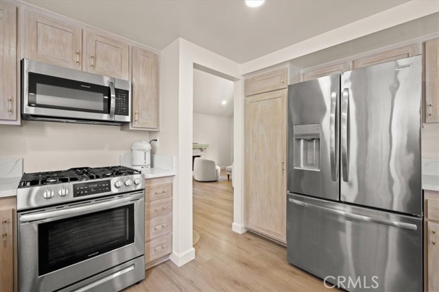 Detail Gallery Image 14 of 43 For 6613 Poppyview Dr, Oak Park,  CA 91377 - 3 Beds | 2/1 Baths