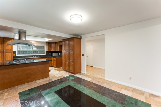 16424 Holmes Place, Cerritos CA: https://media.crmls.org/medias/c6b6c8c7-0b30-4c7d-911e-be0512d15be5.jpg