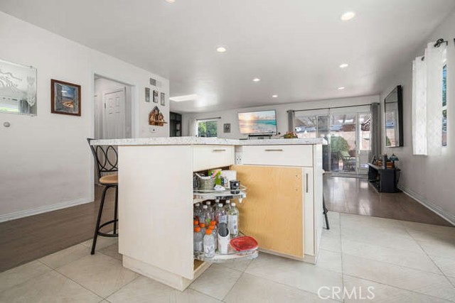 815 Marvista S Avenue, Seal Beach CA: https://media.crmls.org/medias/c6b70e73-a000-4b3a-86ac-6b7dd8c1f2e5.jpg