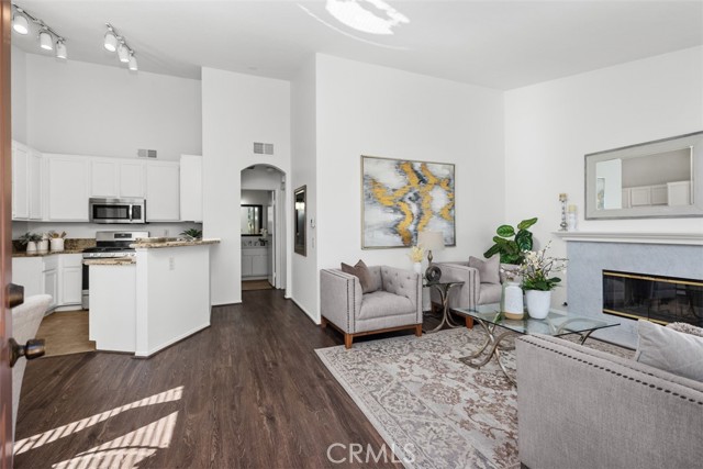 Detail Gallery Image 2 of 52 For 19431 14h Rue De Valore, Lake Forest,  CA 92610 - 2 Beds | 2 Baths