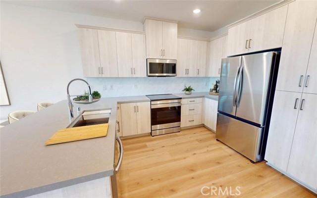 3960 E. KENYON PASEO, Ontario CA: https://media.crmls.org/medias/c6b7c2fe-4dbf-434d-ba17-2cd9ee279c35.jpg