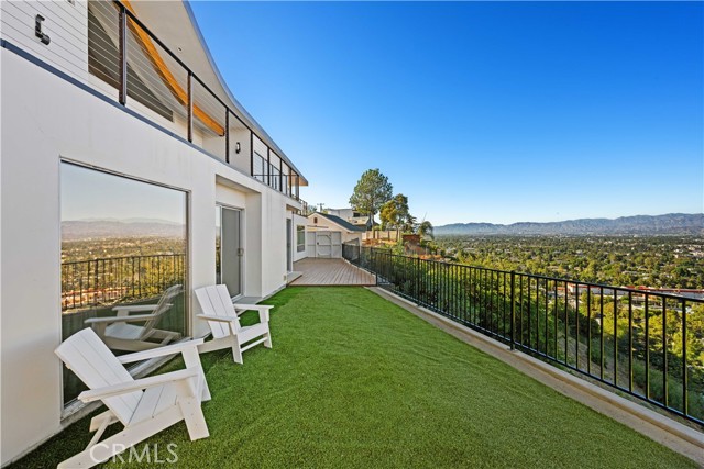 3631 Sunswept Drive, Studio City CA: https://media.crmls.org/medias/c6b8d55b-87d9-41c4-abd2-55f37802ef86.jpg