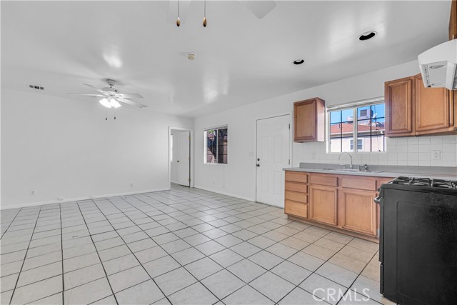 6350 Costello Avenue, Valley Glen CA: https://media.crmls.org/medias/c6b8e5d7-2e48-4d08-9f9d-ef175b8c1726.jpg