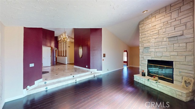 Detail Gallery Image 13 of 65 For 13889 Olathe Rd, Apple Valley,  CA 92307 - 5 Beds | 2/1 Baths