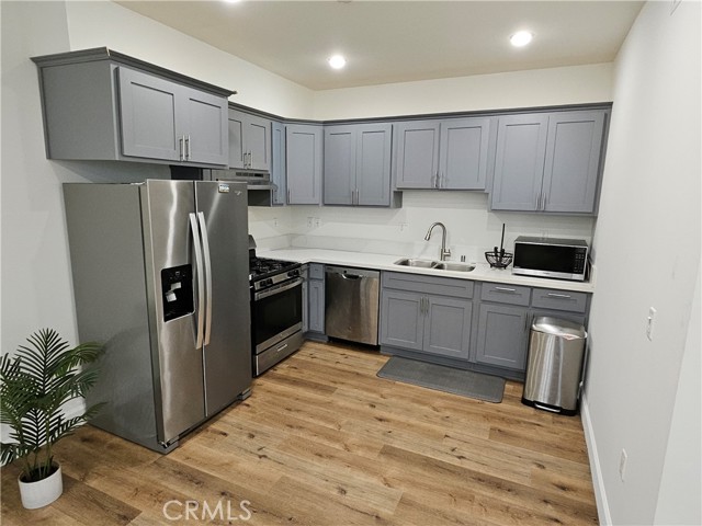 Detail Gallery Image 9 of 11 For 14550 Burbank, Sherman Oaks,  CA 91411 - – Beds | – Baths