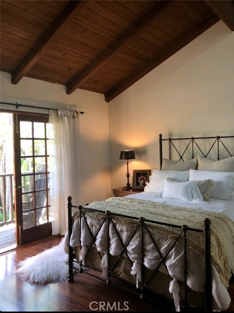 8694 Villa La Jolla Drive, La Jolla CA: https://media.crmls.org/medias/c6bb0463-16cb-47d9-8f11-bf83ab66c12b.jpg