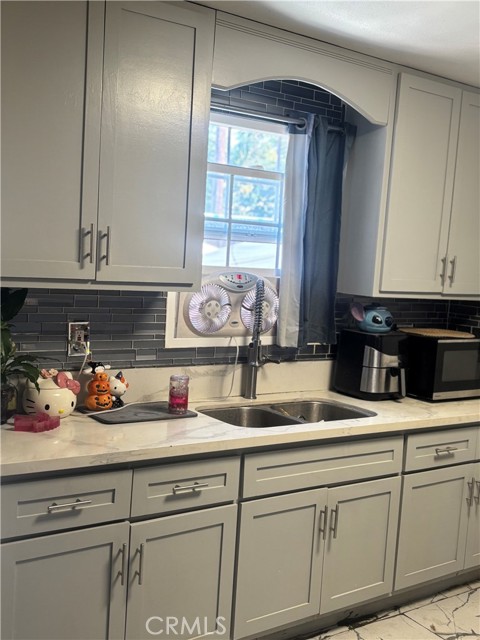 Detail Gallery Image 12 of 17 For 5820 Cimarron St, Los Angeles,  CA 90047 - 2 Beds | 1 Baths