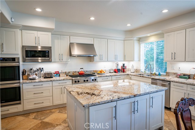 Detail Gallery Image 11 of 63 For 26775 Chamomile, Murrieta,  CA 92562 - 6 Beds | 4/1 Baths
