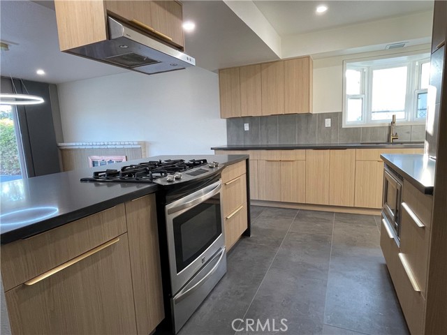 Detail Gallery Image 3 of 12 For 2312 Camino Recondito, Fullerton,  CA 92833 - 3 Beds | 2 Baths