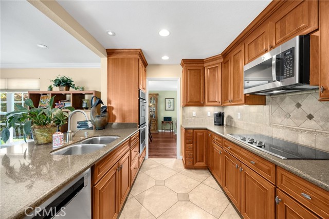 Detail Gallery Image 8 of 31 For 1400 Post Rd, Fullerton,  CA 92833 - 4 Beds | 2/1 Baths