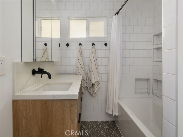 1865 Hillcrest Drive, Hermosa Beach, California 90254, 2 Bedrooms Bedrooms, ,1 BathroomBathrooms,Residential,Sold,Hillcrest Drive,SB22224763