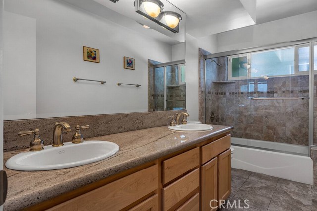 Detail Gallery Image 22 of 37 For 23232 Liahona Pl, Woodland Hills,  CA 91364 - 5 Beds | 3/1 Baths