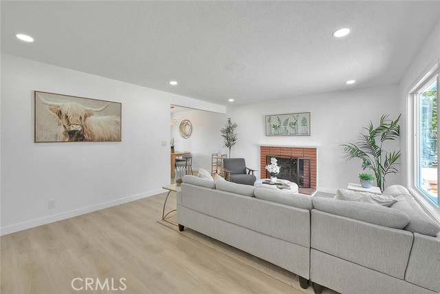 Detail Gallery Image 3 of 54 For 9398 Exeter Ave, Montclair,  CA 91763 - 3 Beds | 2 Baths