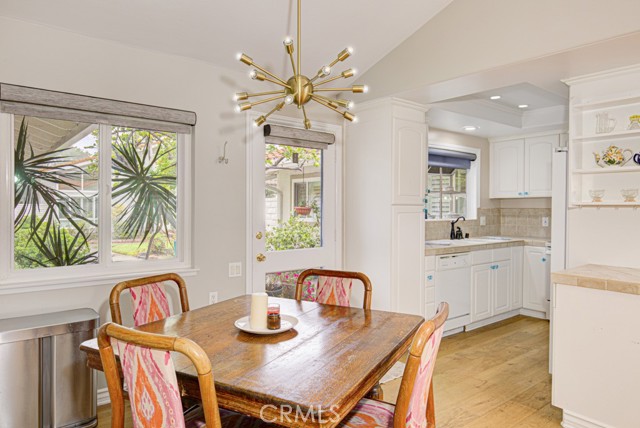 Detail Gallery Image 10 of 26 For 2024 via Mariposa W. #B,  Laguna Woods,  CA 02637 - 2 Beds | 2 Baths