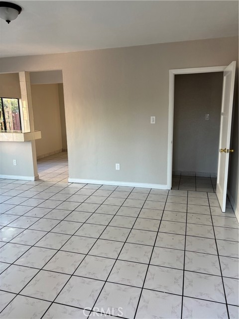 Detail Gallery Image 3 of 18 For 7880 N Claybeck Ave, Sun Valley,  CA 91352 - 2 Beds | 1 Baths