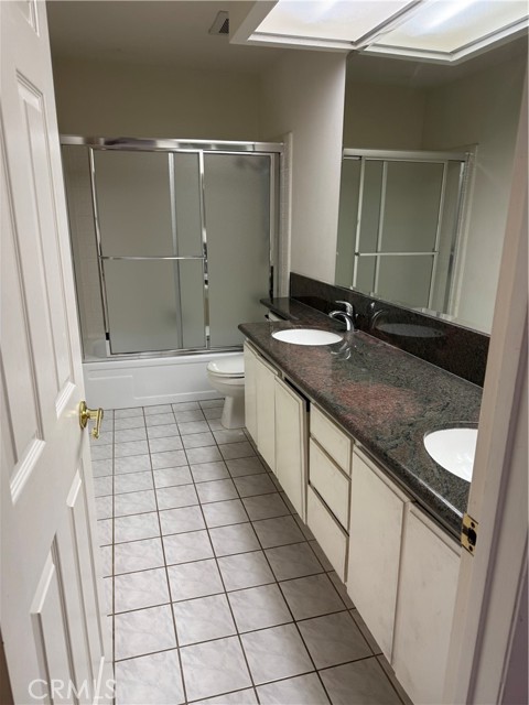 Detail Gallery Image 9 of 29 For 9201 Paso Robles, Northridge,  CA 91325 - 4 Beds | 4 Baths