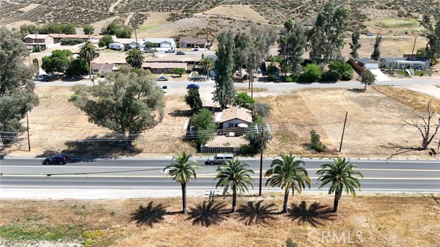 Detail Gallery Image 1 of 14 For 29960 Riverside Dr, Lake Elsinore,  CA 92530 - 1 Beds | 1 Baths
