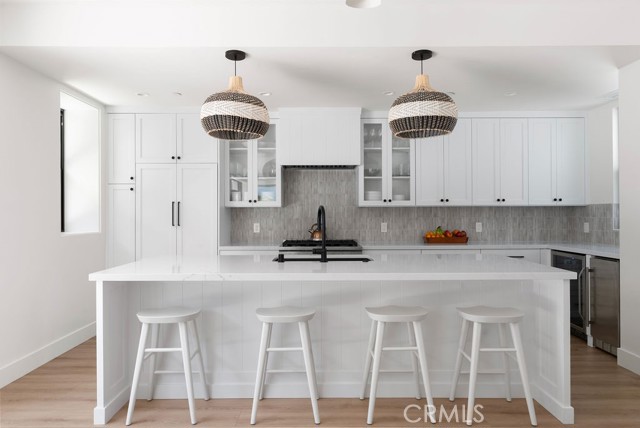 Detail Gallery Image 9 of 22 For 122 W Avenida De Los Lobos Marinos, San Clemente,  CA 92672 - 5 Beds | 4 Baths
