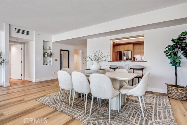 Detail Gallery Image 11 of 55 For 13600 Marina Pointe Dr #905,  Marina Del Rey,  CA 90292 - 2 Beds | 2/1 Baths