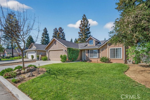 Detail Gallery Image 2 of 35 For 4752 W Mesa, Fresno,  CA 93722 - 3 Beds | 2 Baths