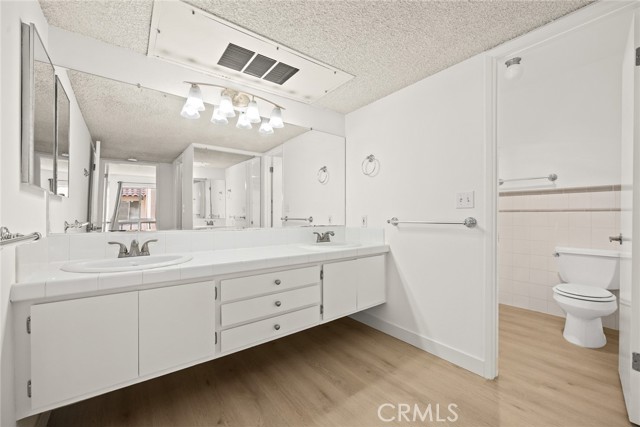 1127 E Del Mar Boulevard, Pasadena CA: https://media.crmls.org/medias/c6bf6c3e-1c95-4929-992a-487b640f8bcf.jpg