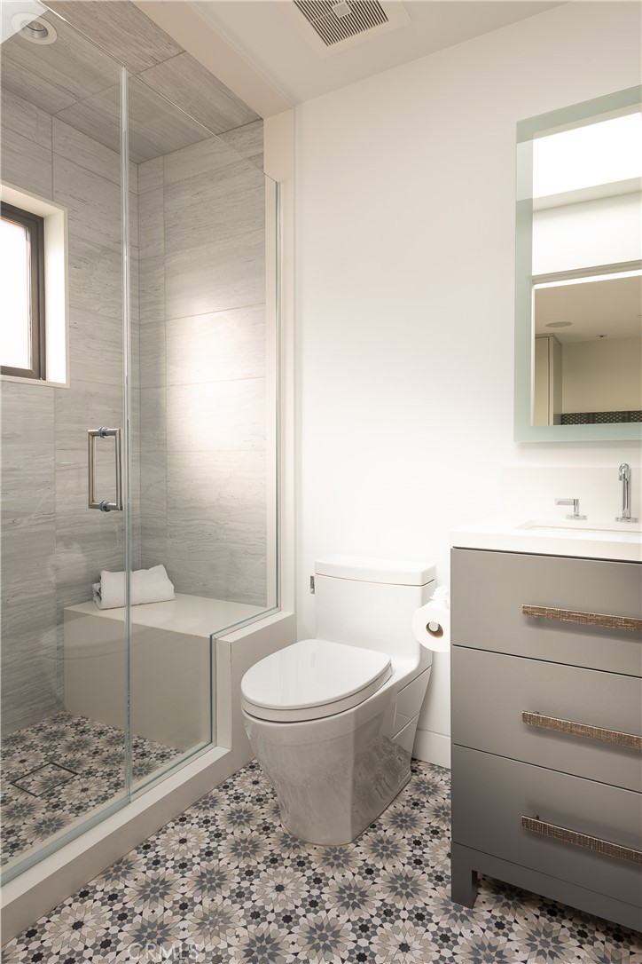 https://media.crmls.org/medias/c6bf8580-ecfd-4649-bb1e-dd5e69e591f4.jpg?preset=X-Large