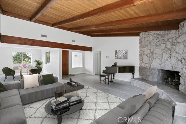 Detail Gallery Image 4 of 33 For 2464 Prospect Dr, Upland,  CA 91784 - 5 Beds | 3 Baths