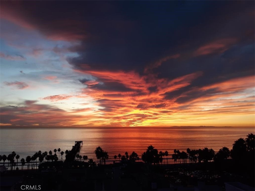 https://media.crmls.org/medias/c6c0b52c-b93d-4d24-a67c-2da1a42d852f.jpg?preset=X-Large