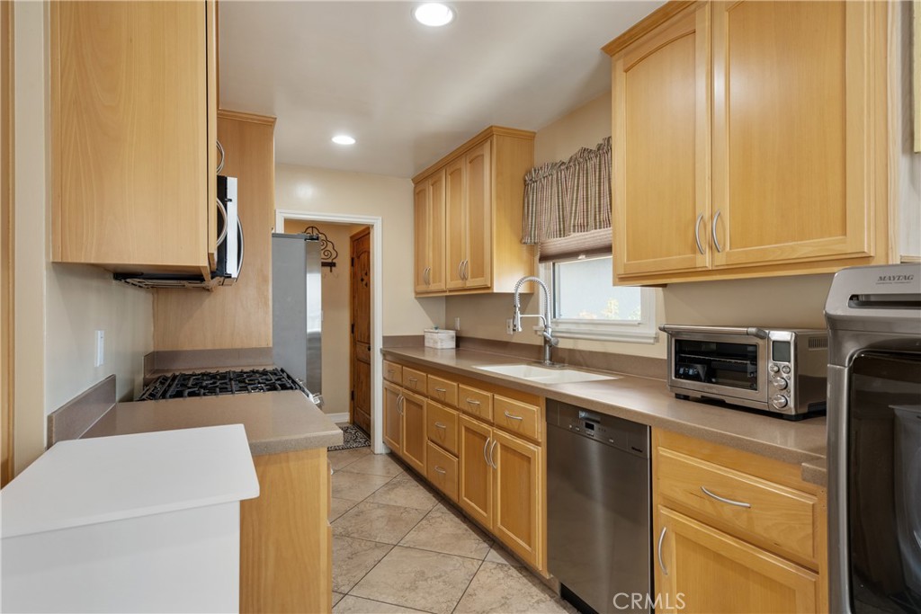 MLS #CV25201186 image #13