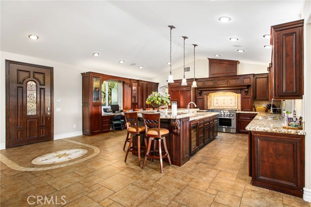 Image 43 of 75 For 22571 Canyon Lake Drive