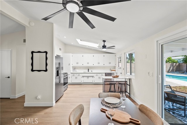Detail Gallery Image 14 of 41 For 27410 Dewdrop Ave, Canyon Country,  CA 91351 - 3 Beds | 1/1 Baths
